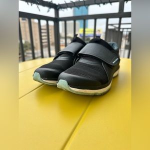 Pearl Izumi Vesta Studio Cycling Shoe - INCLUDING SPD CLIPS!